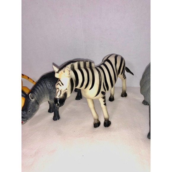 Plastic Animal Toy Bundle - Picture 4 of 6